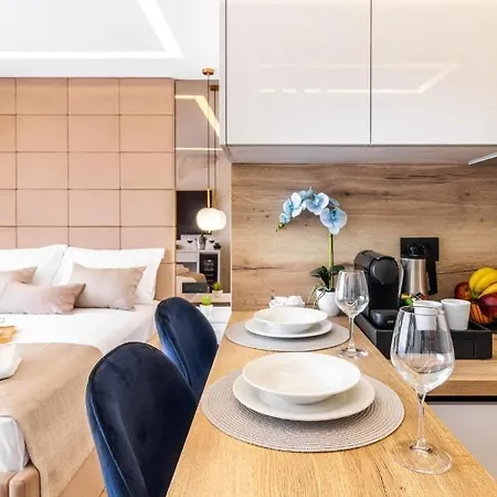 Sky - Free Parking *