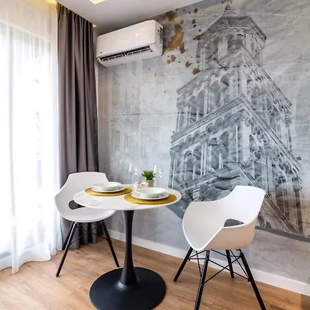 Sky - Free Parking * Split