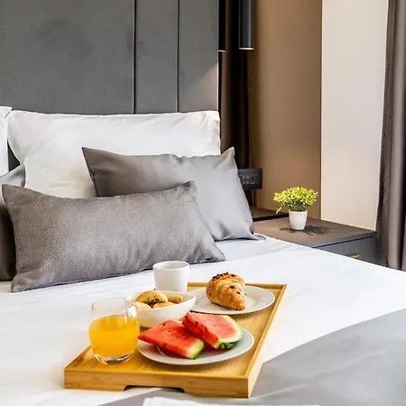 Sky - Free Parking * Split