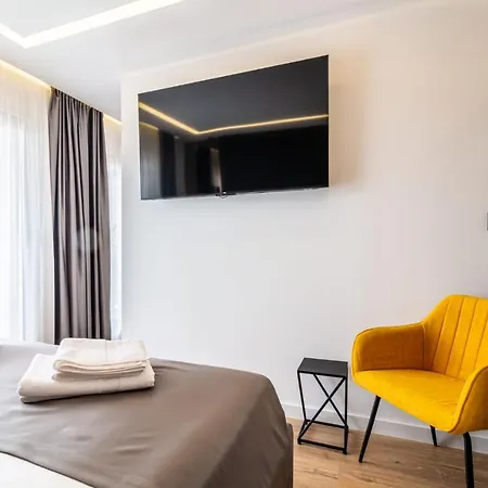 Sky - Free Parking *