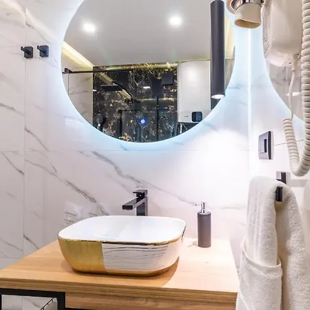 Sky - Free Parking * Split