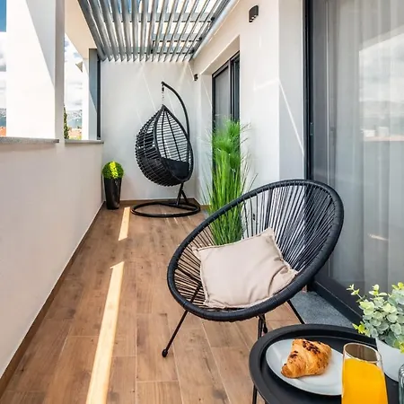 Sky - Free Parking Spalato