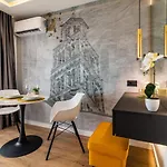 Sky - Center Split