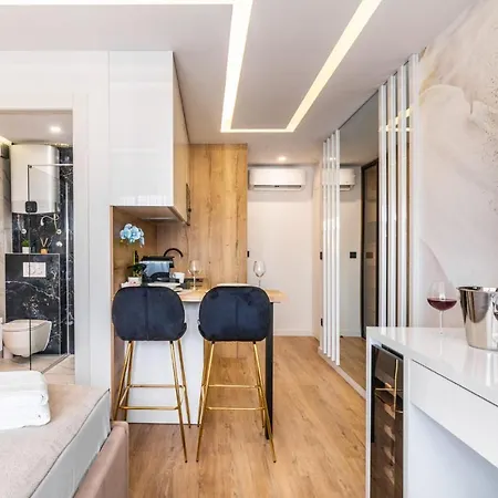 Sky - Free Parking Apartment Split