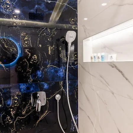 Sky - Free Parking Apartman